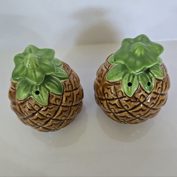 Vintage Ceramic Pineapple Salt And Pepper Shakers 3” Tall - Picture 3 of 4